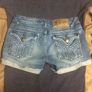 VIGOSS STUDIO BABYDOLL BLUE JEAN SHORTS 💙
